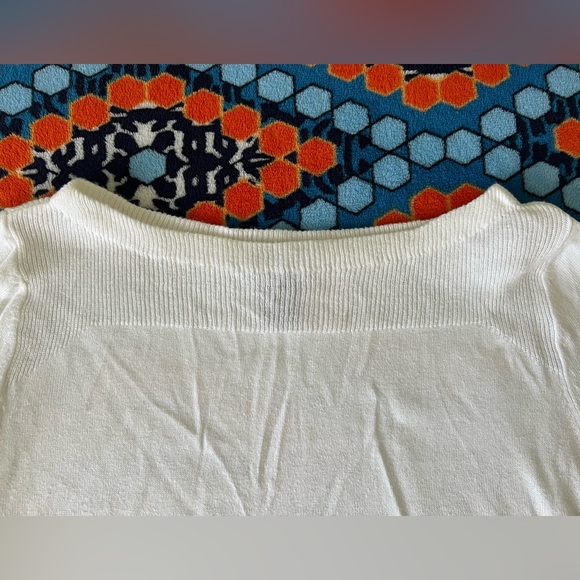 Ann Taylor Women’s Off White/Winter White/Cream Sweater with button accents - Picture 3 of 4